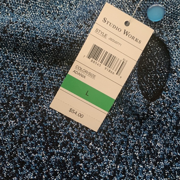 A sweater with bell sleeves two tone blue with black - Picture 6 of 6